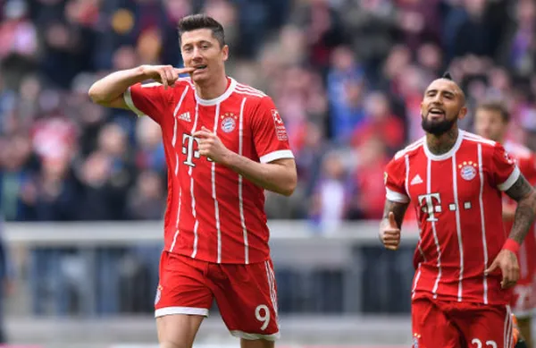 Robbery bay cùng Lewy, Bayern vùi dập Hamburg không thương tiếc - Bóng Đá