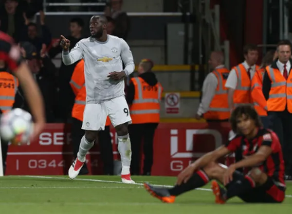 Hậu vệ Bournemouth 'sốt' nặng trước sức mạnh của Lukaku - Bóng Đá