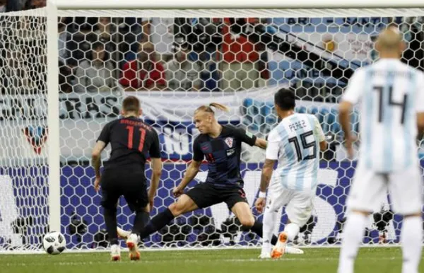 Modric tái hiện siêu phẩm vào lưới Man United đẩy Argentina tiến gần cửa tử - Bóng Đá