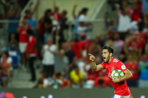 Hai đội bóng 'yếu' nhất ICC âm thầm tạo nên cơn mưa bàn thắng (Benfica - Lyon) - Bóng Đá