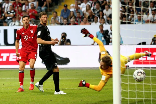 Lewandoski lập hattrick, Kovac tàn nhẫn hủy diệt đội bóng cũ ngày gặp lại - Bóng Đá