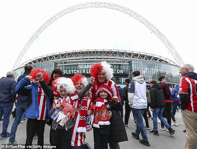 SỐC! Hai đội bóng Hạng Hai mang hơn 80000 khán giả đến Wembley - Bóng Đá