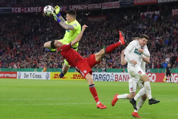 Rượt đuổi không tưởng, Bayern đi tiếp mặc cho đối thủ lập hattrick - Bóng Đá