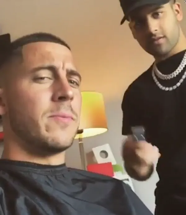 Eden Hazard cắt tóc - Bóng Đá