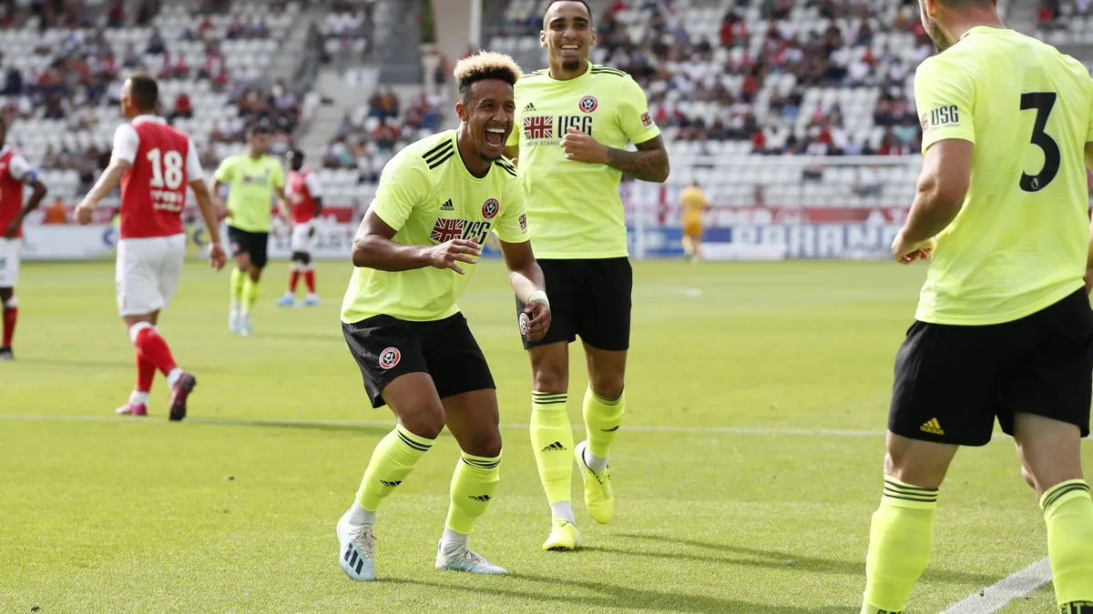 Mang số áo 'khủng', bạn thân Daniel James đá trận đầu tiên cho tân binh Premier League - Bóng Đá