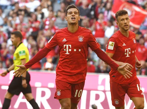 Đỉnh như Lewy, từ bỏ hattrick vì đồng đội - Bóng Đá