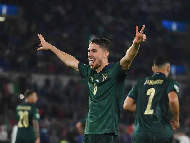Ra mắt áo đấu xanh lá, Italia chính thức giành vé đến VCK EURO 2020 - Bóng Đá