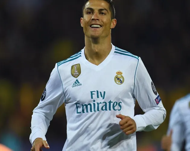 Ronaldo làm loạn Real không chỉ vì tiền mà còn vì quyền - Bóng Đá