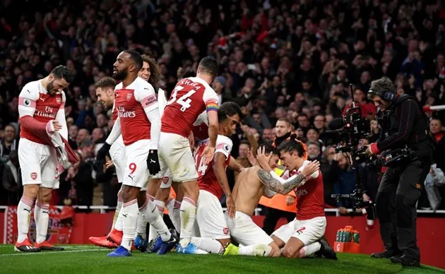 Arsenal nhuộm đỏ Emirates ngày đại thắng derby bắc London - Bóng Đá