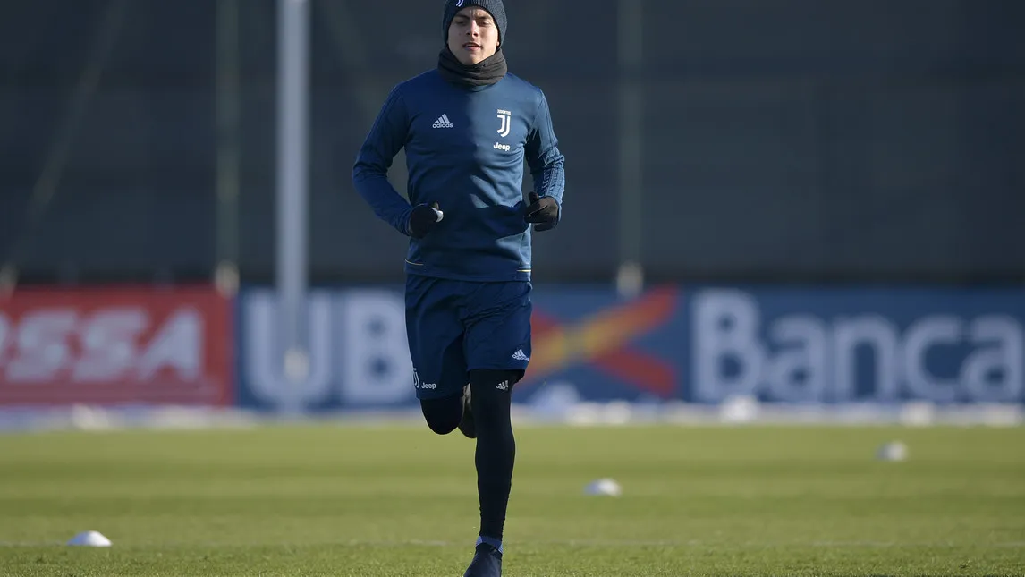 Dybala hóa vũ công trên sân tập của Juventus - Bóng Đá