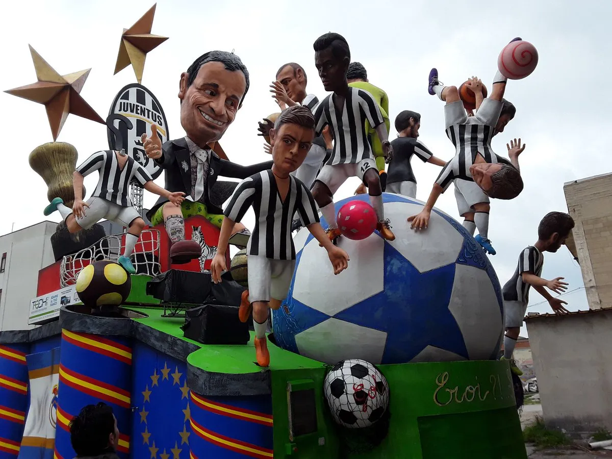 Fan Juventus 'đi bão' vinh danh thần tượng - Bóng Đá
