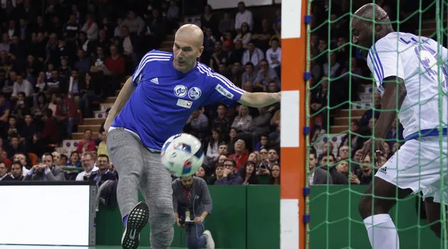 Về quê nhà, Zidane chơi bóng như 'hồi xuân' - Bóng Đá