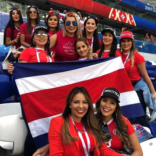 Serbia 1-0 Costa Rica: Dàn WAGs cạnh tranh không kém phần 