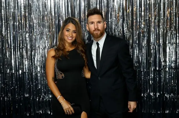 Vợ Messi tiếp lửa cho chồng phá tan tin đồn hôn nhân tan vỡ - Bóng Đá