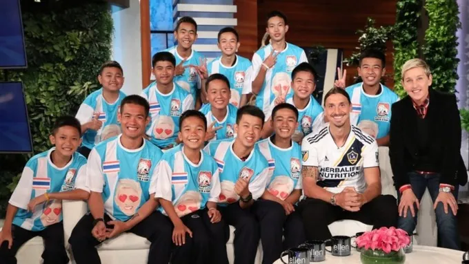 Đội bóng nhí Thái Lan giao lưu cùng Ibrahimovic - Bóng Đá