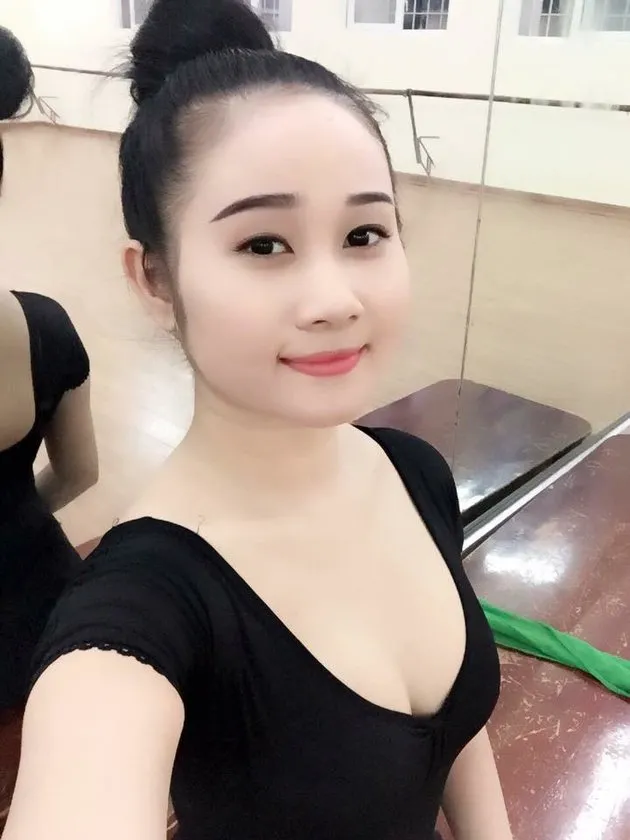 Top 5 nàng WAGs lấn sân showbiz của tuyển Việt Nam - Bóng Đá
