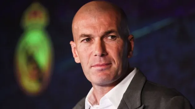 Zidane gọi từng cầu thủ lên nói chuyện - Bóng Đá
