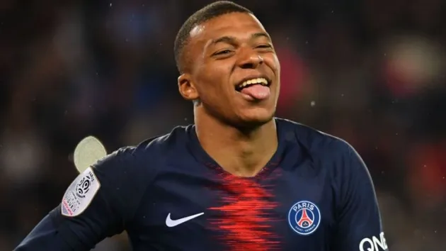 Real Madrid star Thibaut Courtois makes Kylian Mbappe transfer guarantee - Bóng Đá