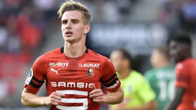 Spurs join Man Utd and Liverpool in race to sign bargain midfielder – report - Bóng Đá