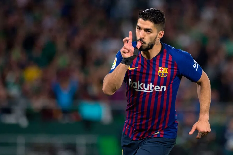 Barcelona: Fans think Suarez should leave - Bóng Đá