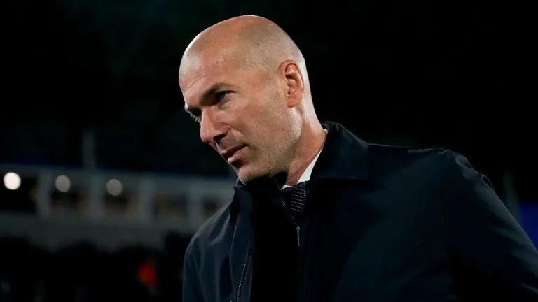 Real Madrid would have to fork out £70MILLION to sack Zinedine Zidane after Spanish giants endure nightmare start to the season under French boss - Bóng Đá