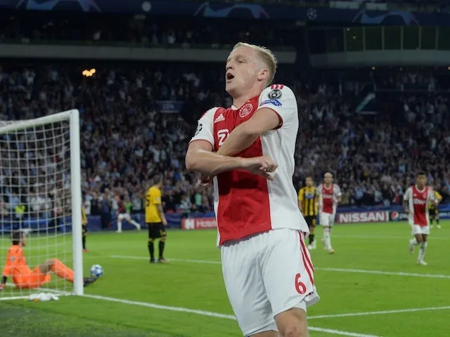 Real Madrid, Barcelona 'remain interested in Donny van de Beek' - Bóng Đá