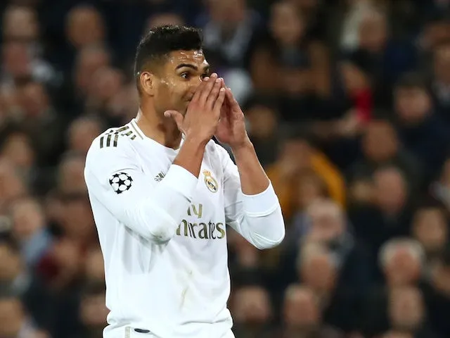 Real Madrid 'put Casemiro contract talks on hold' - Bóng Đá