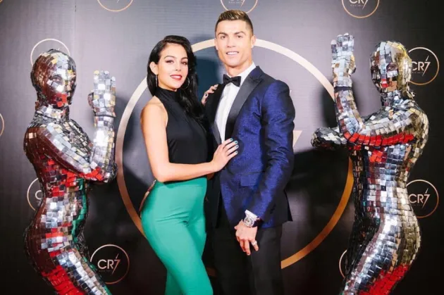 Cristiano Ronaldo and Georgina celebrate their love with a wedding-like video - Bóng Đá