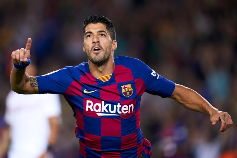 Luis Suarez hits the treadmill as he continues recovery from knee surgery - Bóng Đá