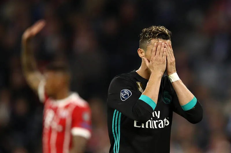 Real hạ Bayern: Ronaldo tàng hình, Zidane cứu rỗi - Bóng Đá