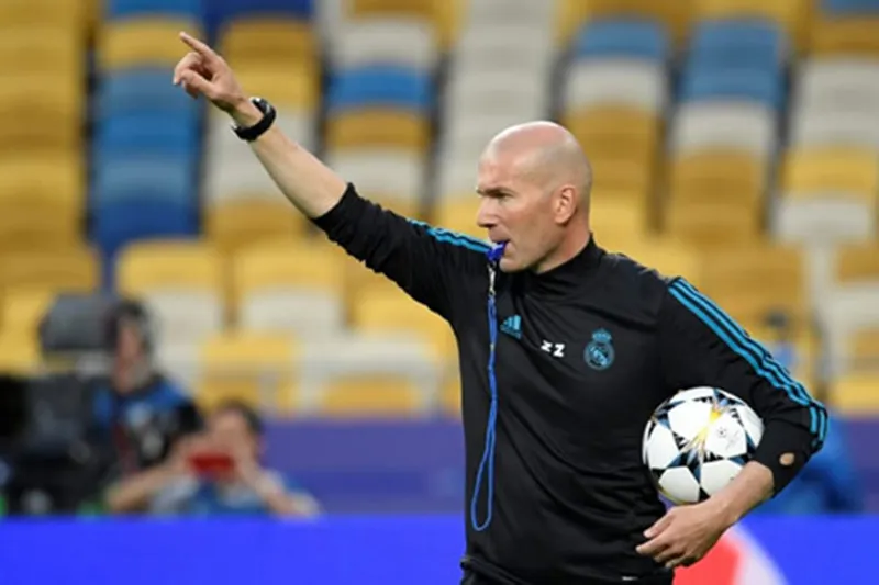 Lý do nào khiến Zidane chia tay Real sau chiến tích có 
