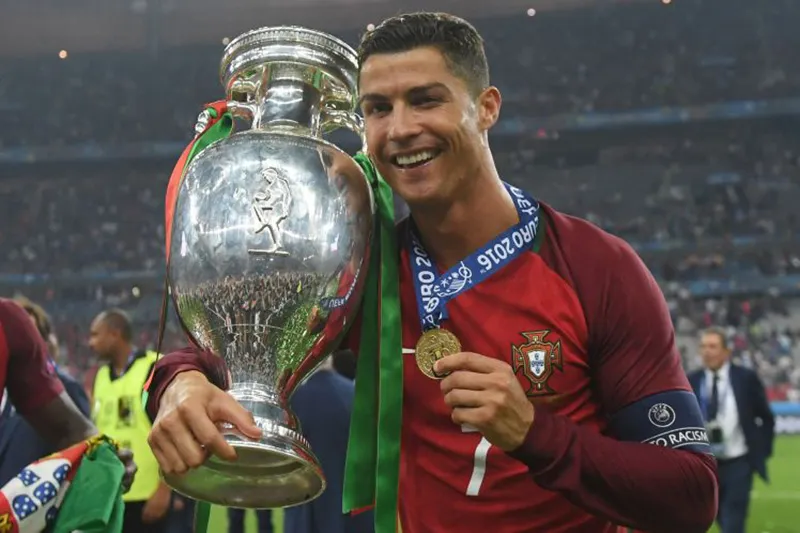 Cristiano Ronaldo và 10 năm tại Luzhniki : hành trình tiến hoá của 