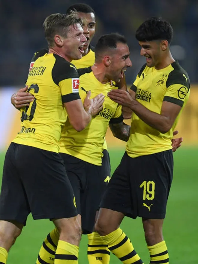 Người thừa Barca tỏa sáng, Dortmund 