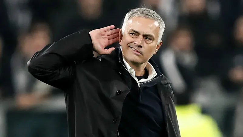 Sắp hết cảnh thất nghiệp, Jose Mourinho tìm thấy cơ hội ở Asian Cup - Bóng Đá