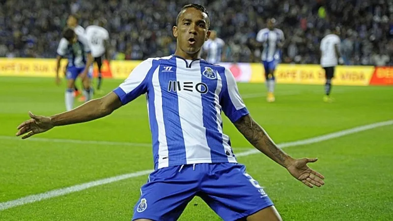 Top 10 vụ chuyển nhượng đình đám nhất Porto: 
