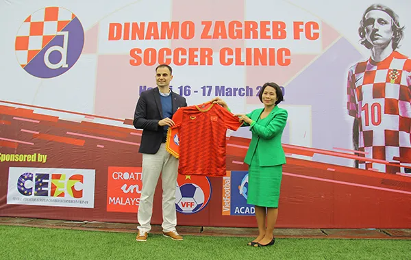 Đội bóng cũ của Luka Modric hỗ trợ bóng đá trẻ Việt Nam - Bóng Đá