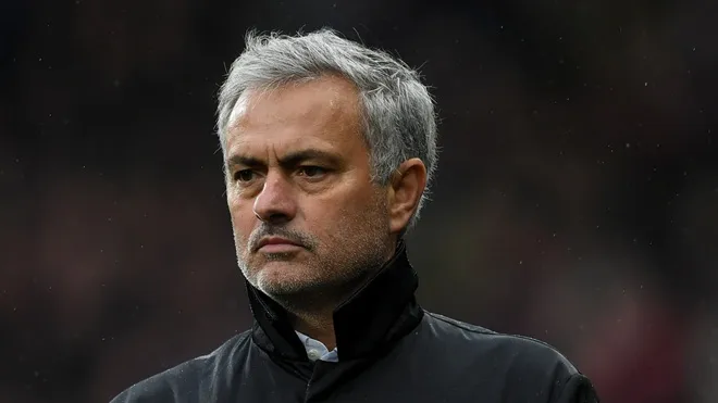 Bị Paul Scholes chỉ trích, Mourinho bất ngờ được người Arsenal bênh vực  - Bóng Đá