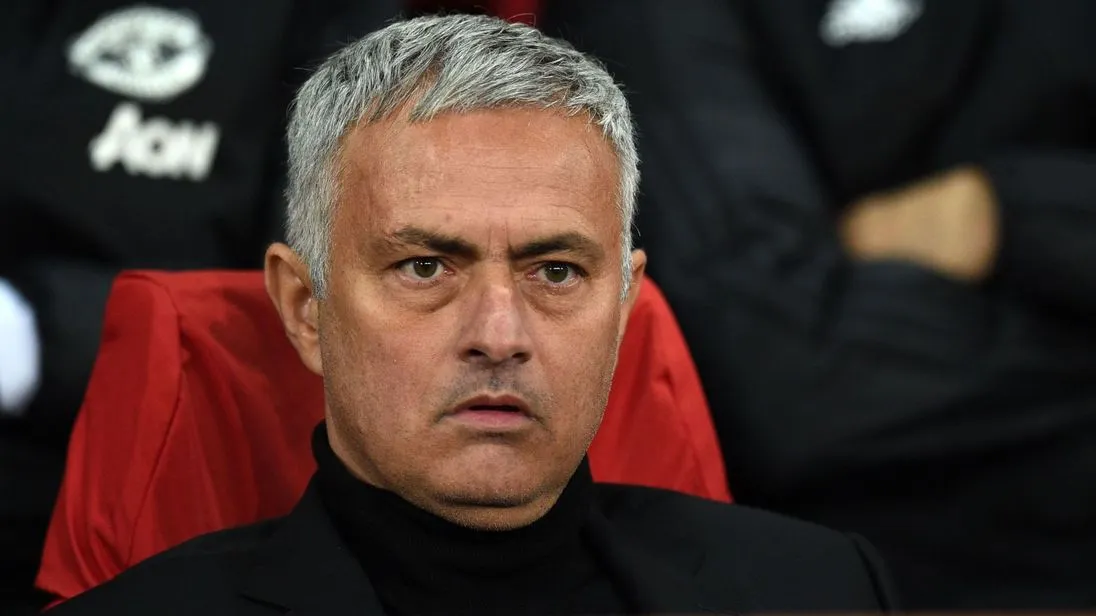 Muốn cứu vãn mùa giải, Mourinho cần 