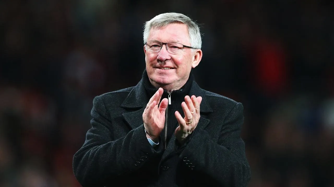 Sir Alex Ferguson set for return to Manchester United dug out for charity match - Bóng Đá
