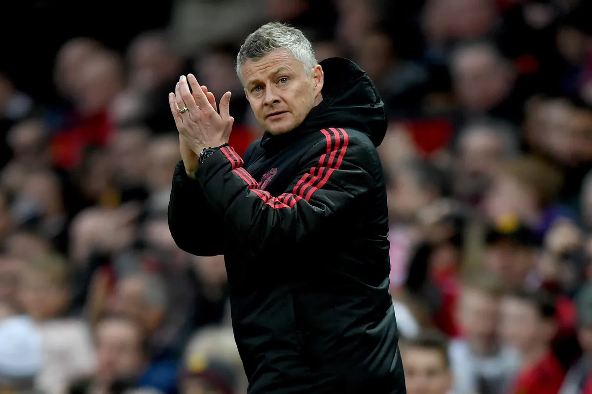 'He parks the bus right in front of De Gea!' – Van Gaal slams Solskjaer again - Bóng Đá