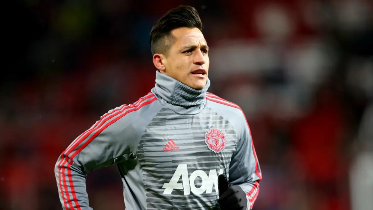 Ole Gunnar Solskjaer warns Alexis Sanchez that Manchester United will not carry players - Bóng Đá