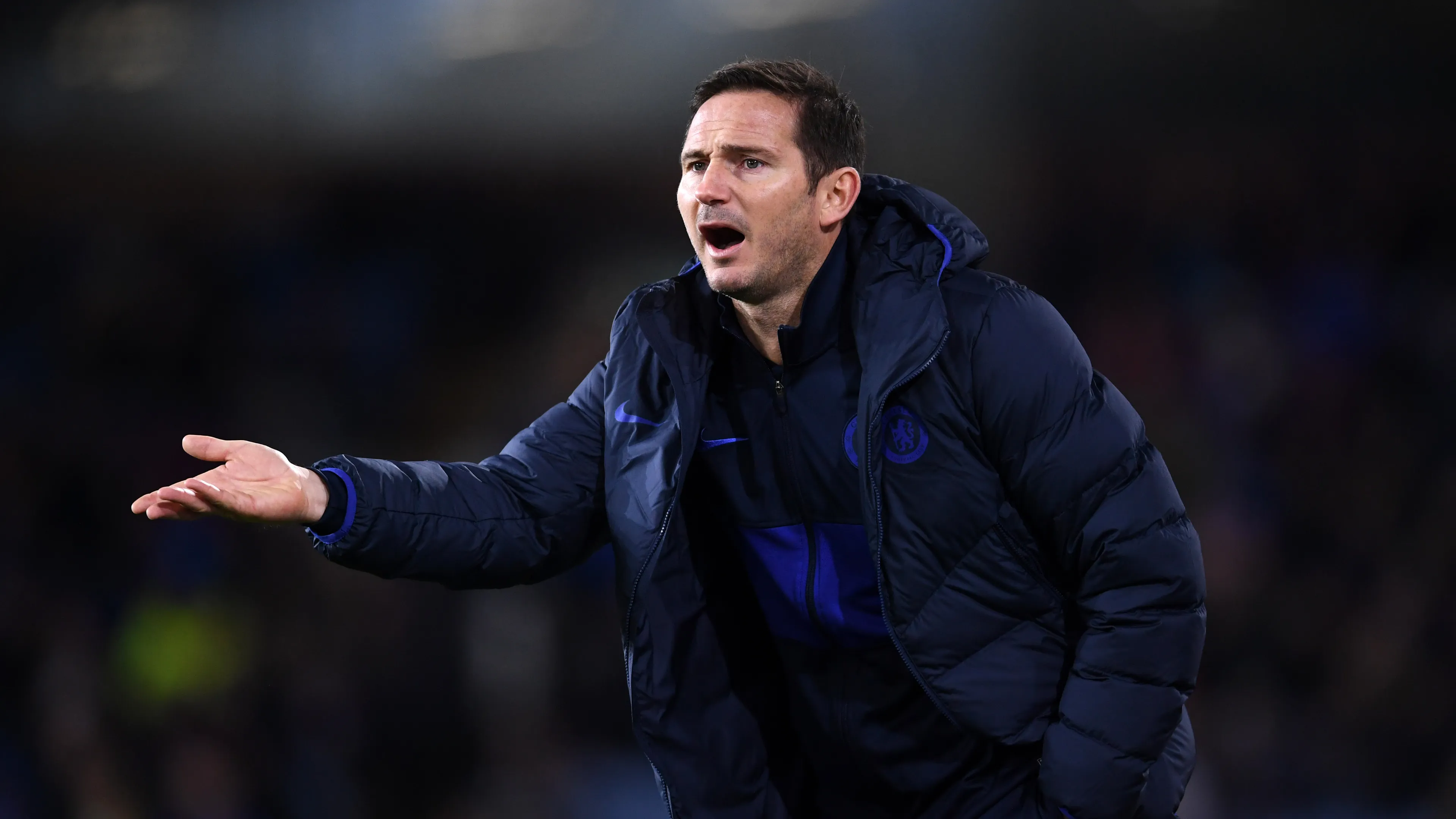 Chelsea 'open to selling Olivier Giroud and Pedro in January' with Frank Lampard prepared to lose experienced duo after emergence of young stars - Bóng Đá