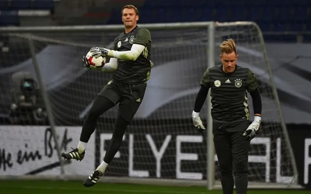 SỐC: Huyền thoại Oliver Kahn tuyên bố loại Neuer - Bóng Đá