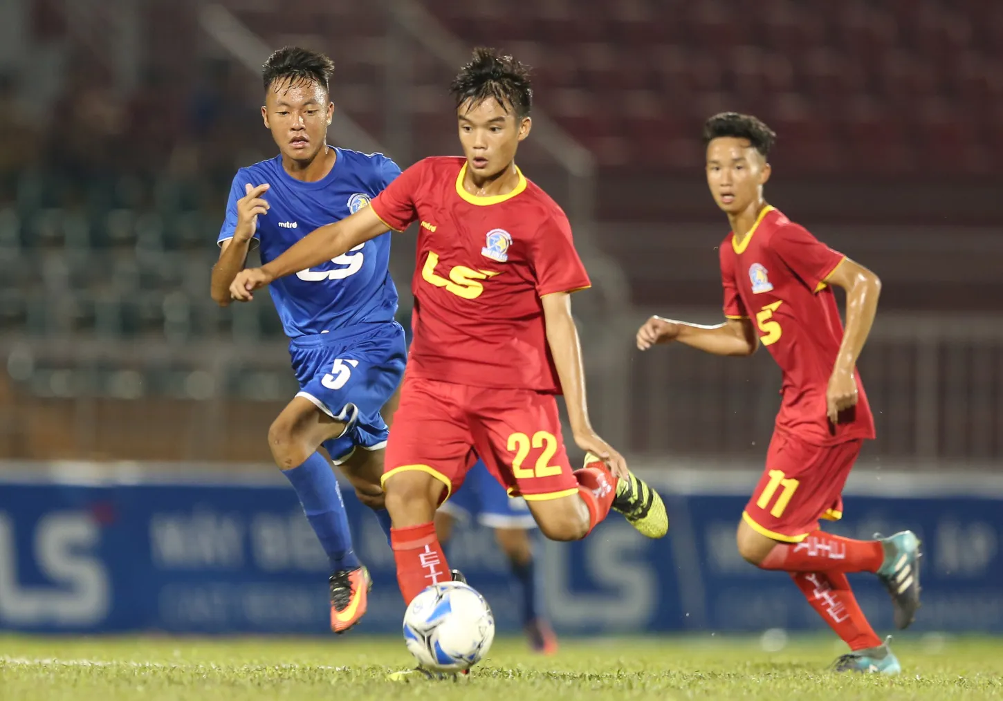 Bảng B VCK U15 Quốc gia 2018: Sanna Khánh Hòa, Viettel vào bán kết - Bóng Đá