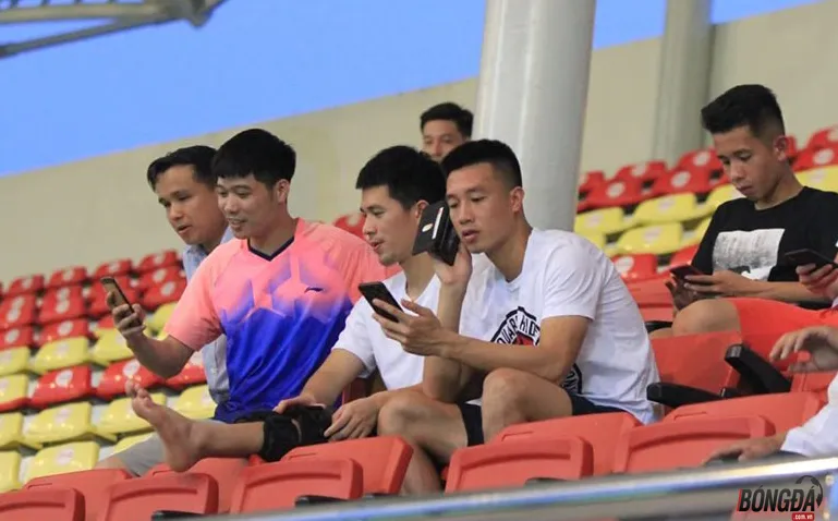 Dàn sao đội tuyển xem giò U23 Việt Nam đấu đàn em U18  - Bóng Đá