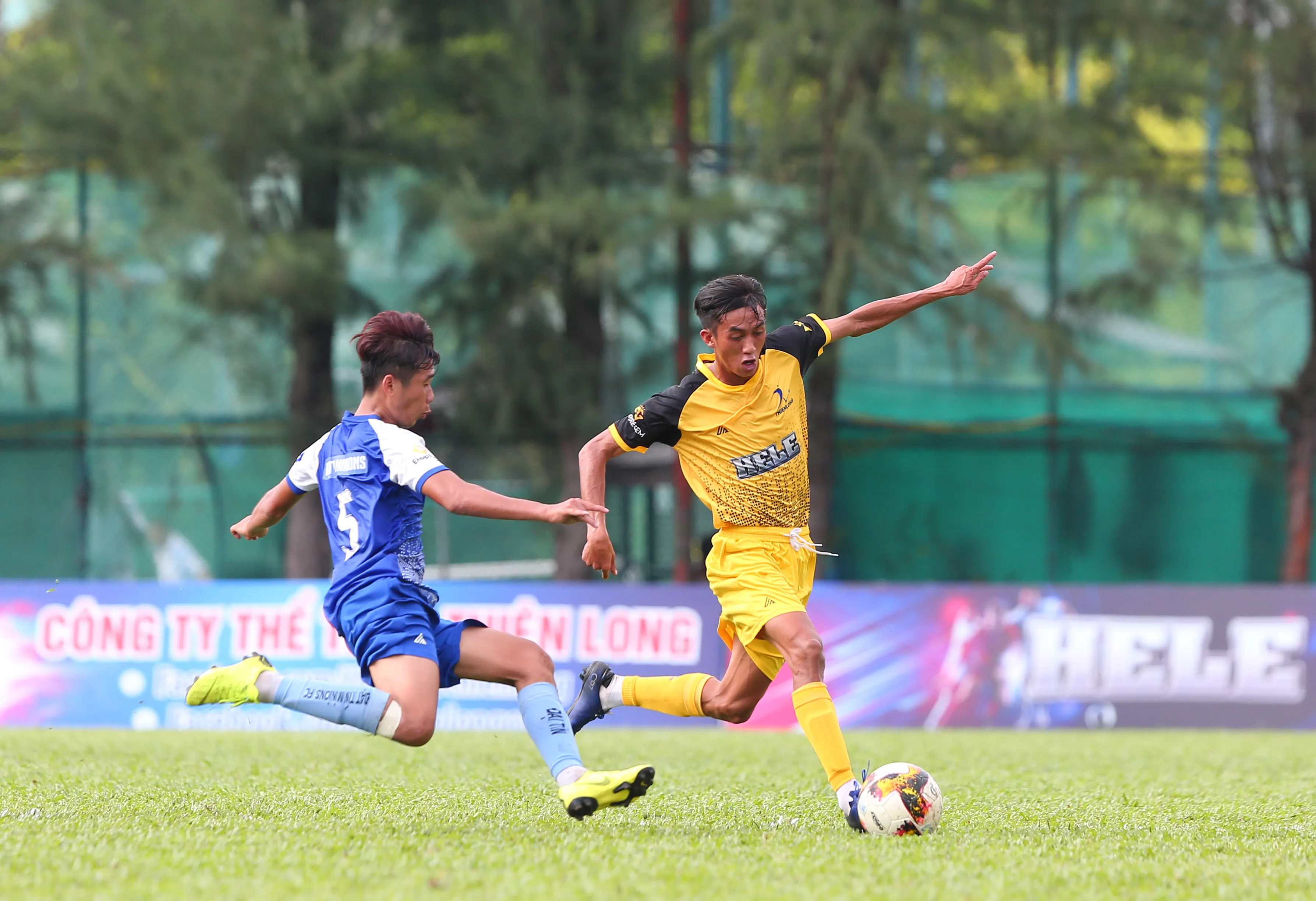 Giải Thể thao Thên Long tranh Cup Hele 2019: FC Minh Nhật bứt phá, Dũng SEA và Tân Phú FC còn cửa vô địch - Bóng Đá