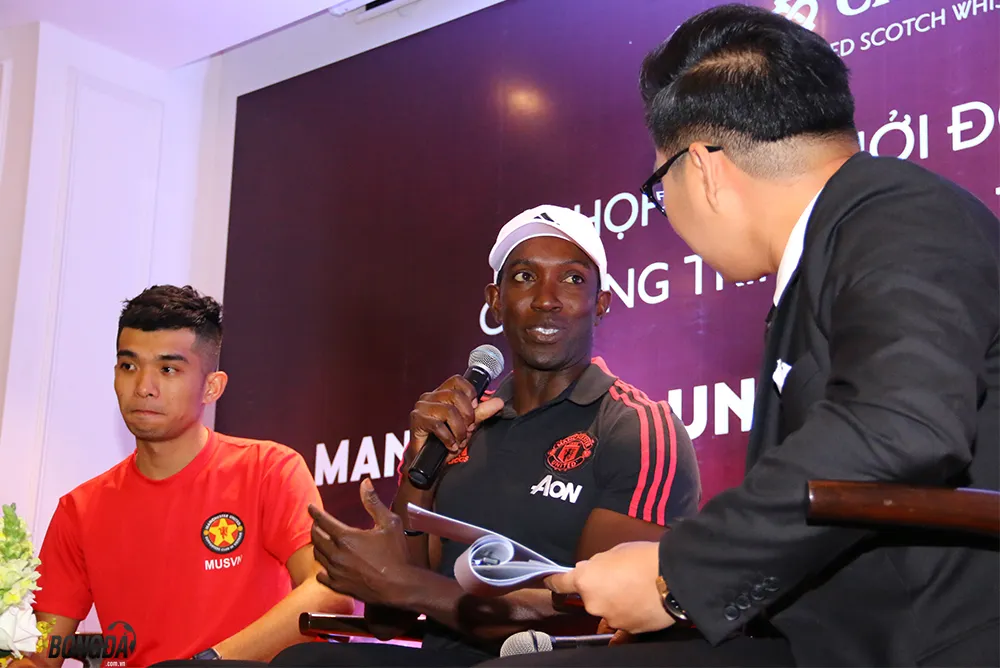 Dwight Yorke tin Man United hạ Toteham, Việt Nam dự World Cup  - Bóng Đá