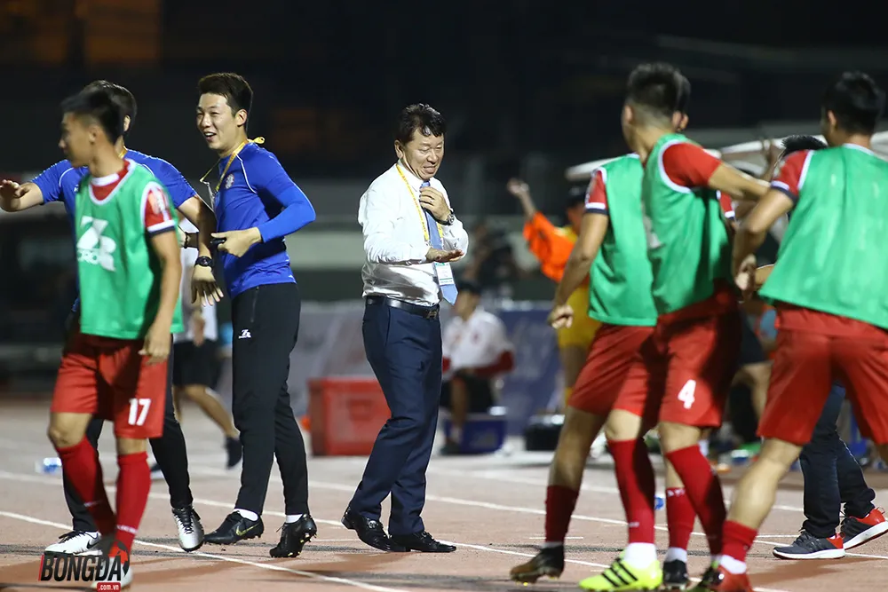 Giúp TP.HCM lên đỉnh V-League 2019, bạn thân thầy Park không quên ơn bầu Đức - Bóng Đá