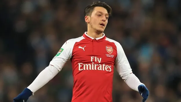 Cả huyền thoại của Man United cũng lên tiếng cảnh báo Mesut Ozil - Bóng Đá