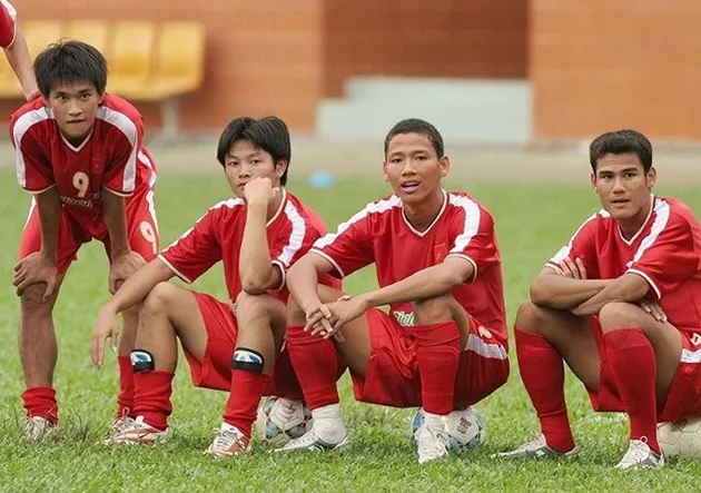 Nhìn AFF Cup lại nhớ về huyền thoại Lê Công Vinh - Bóng Đá